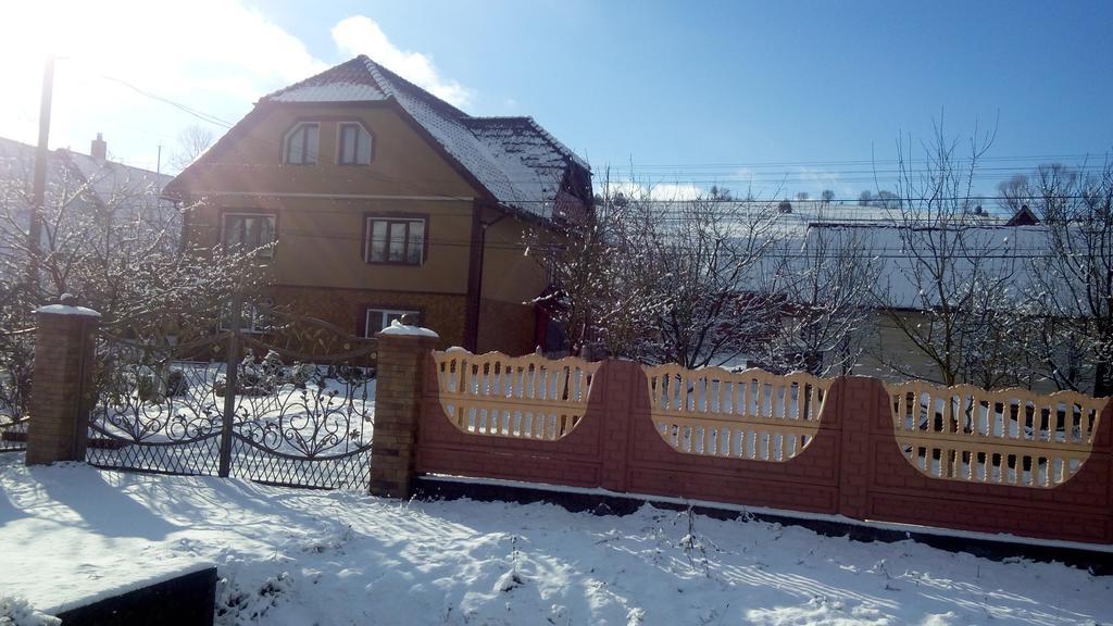 Sadyba Gostynniy Dvir Izki Dış mekan fotoğraf